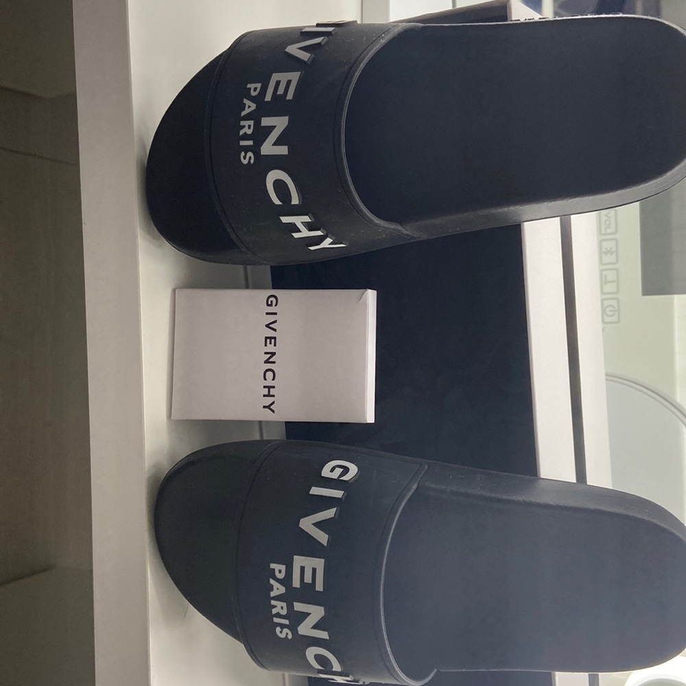 Sandals/flip flop